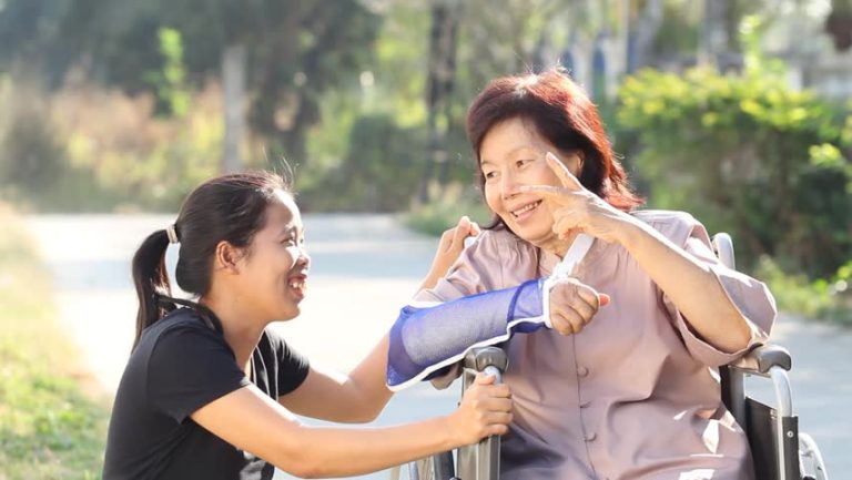 live in caregivers, home care, eldercare, seniors in singapore, caring for seniors